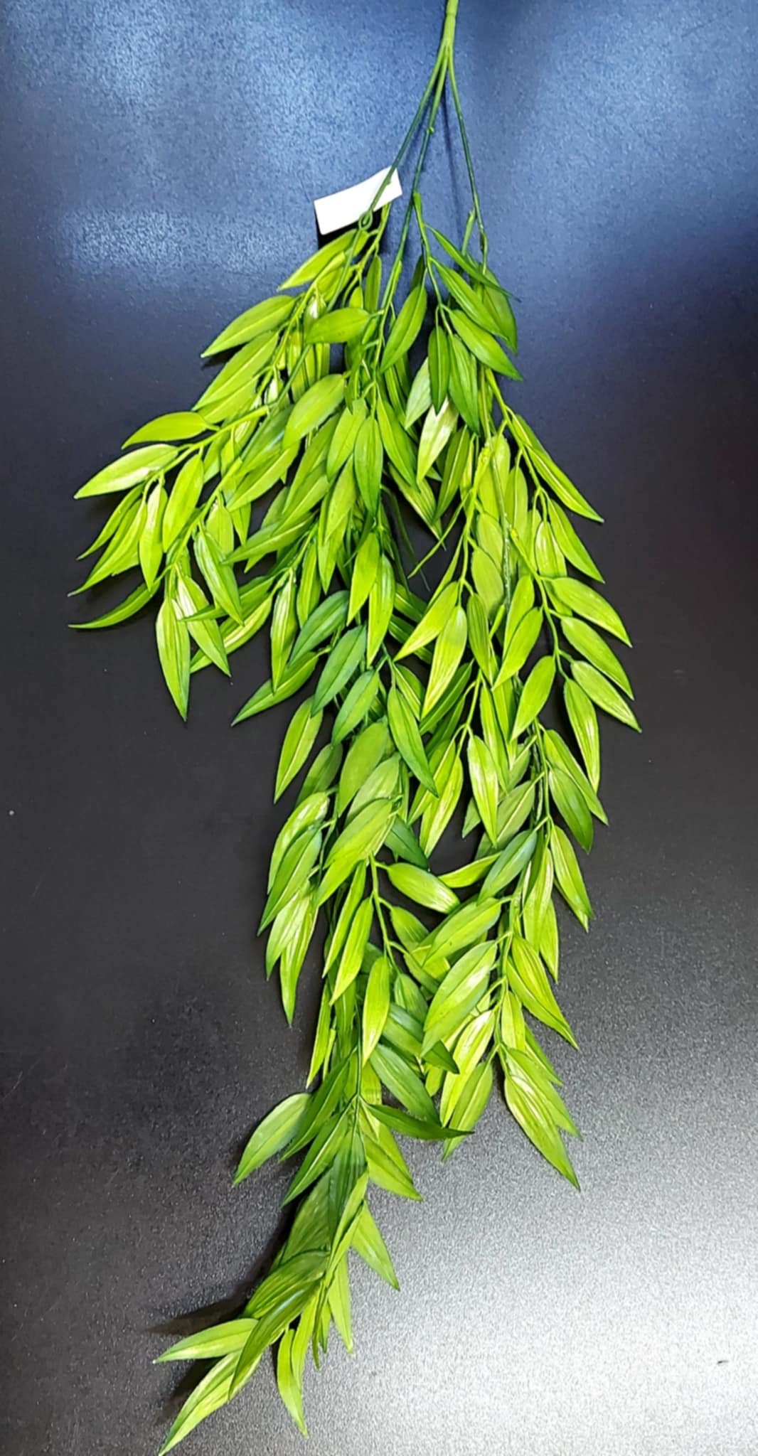Ramură Decorativă Curgătoare 100 cm – Frunză Tropicală